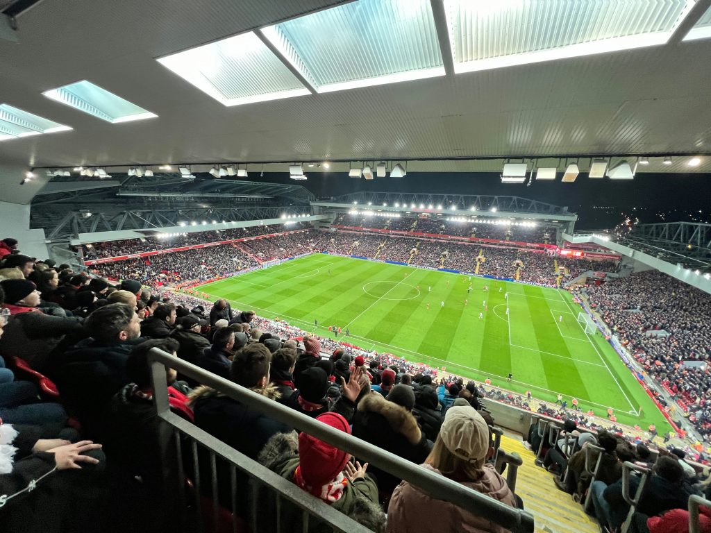 Who is in the Liverpool lineup for Man U